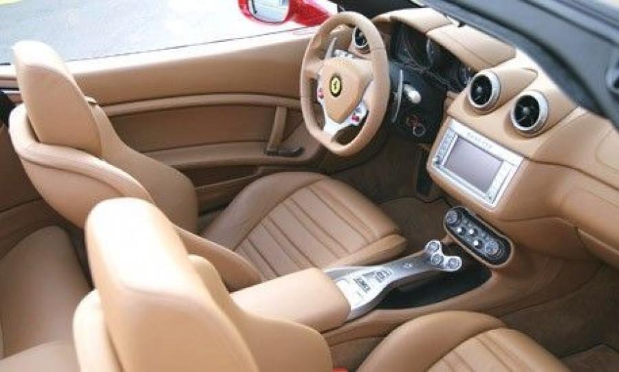 Интерьер Ferrari California 2008 года  (фото 90 из 225)